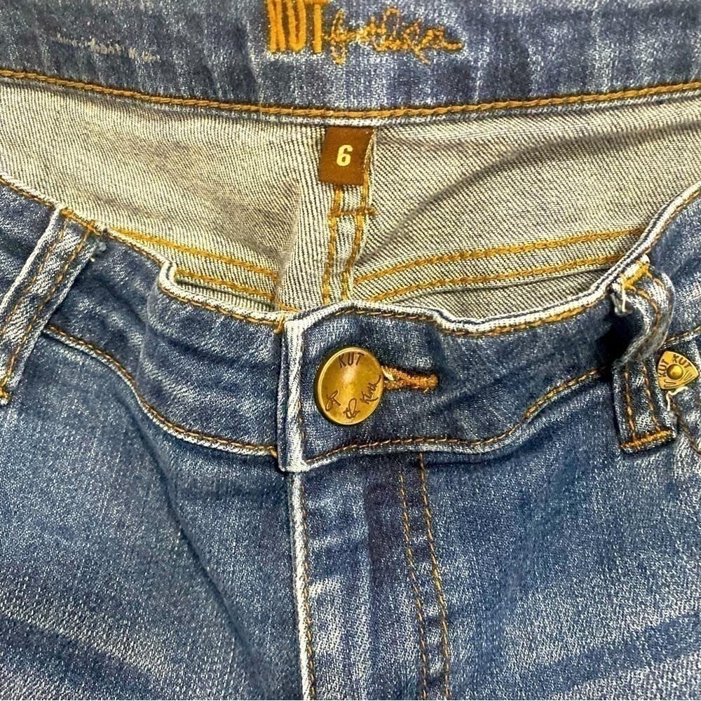 Kut From The Kloth Women’s Size 6 DISTRESSED High-Rise Baby Bootcut Jeans - Picture 11 of 15